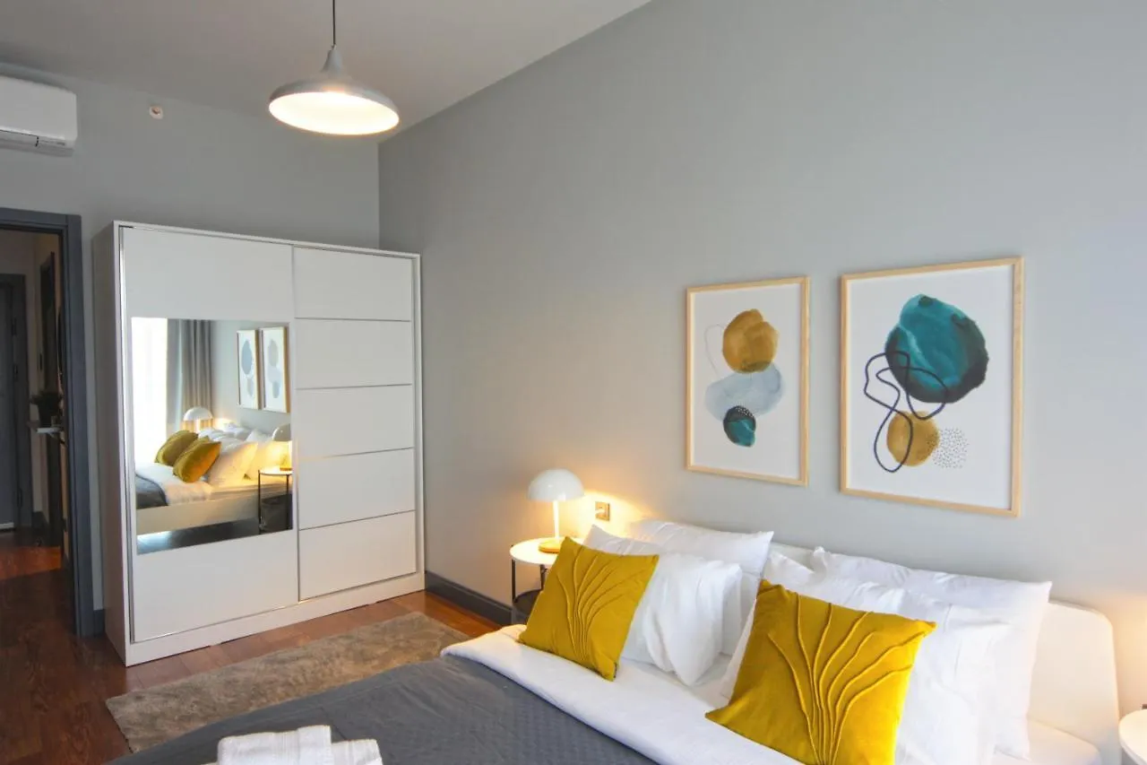 Apartment Spacious Apt With Balcony- Tranquil City Haven Istanbul