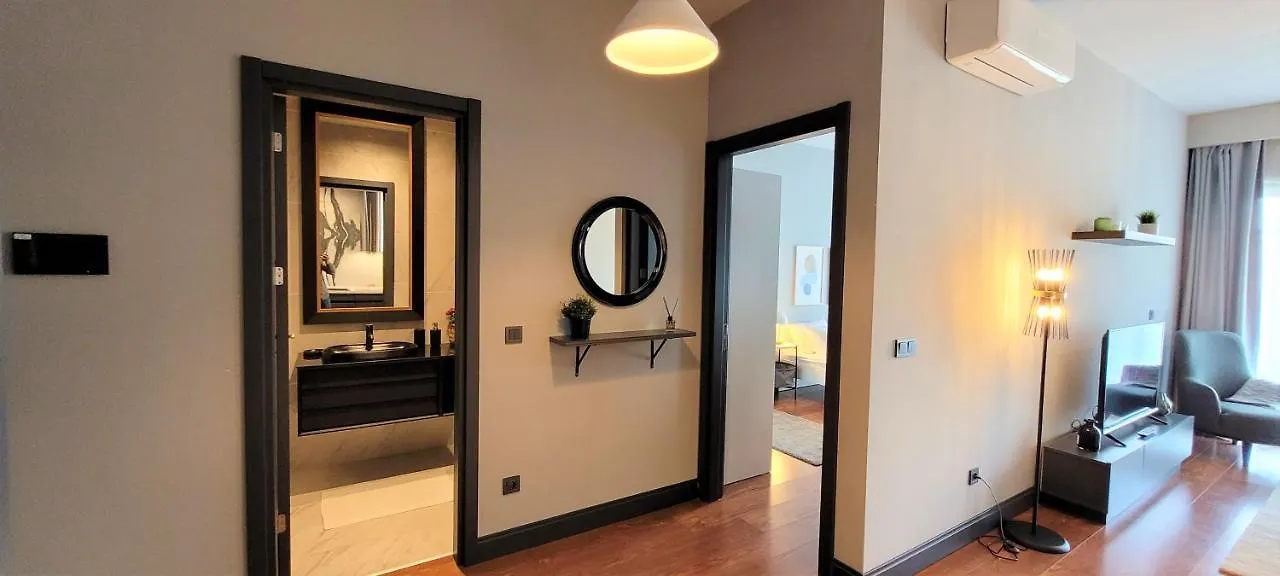 Spacious Apt With Balcony- Tranquil City Haven Istanbul 0*,