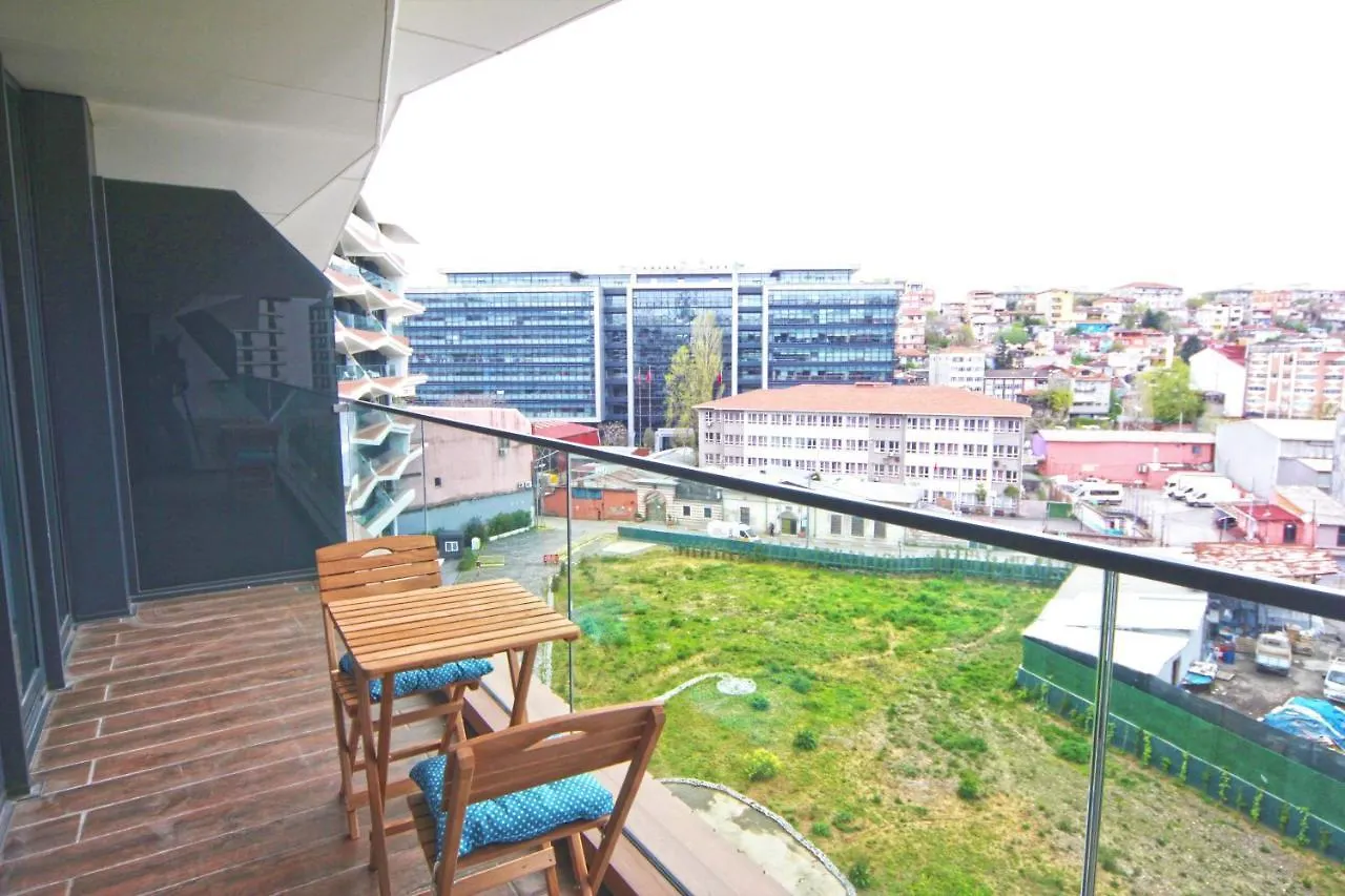 Spacious Apt With Balcony- Tranquil City Haven Istanbul Apartment